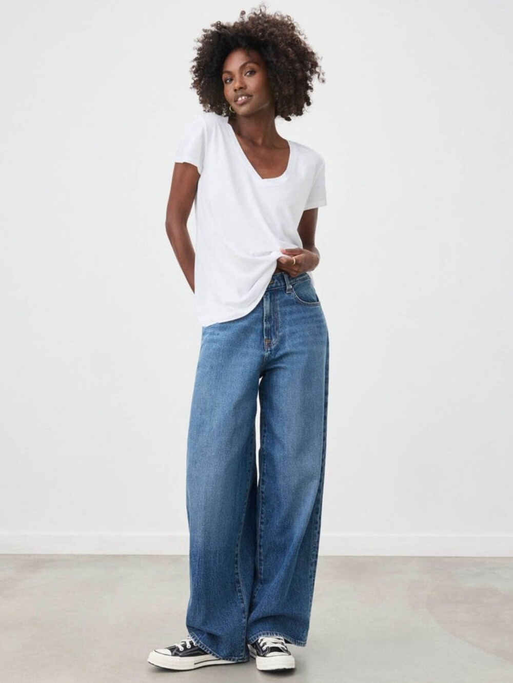 Splendid NWT Kate V-neck tee flowy white